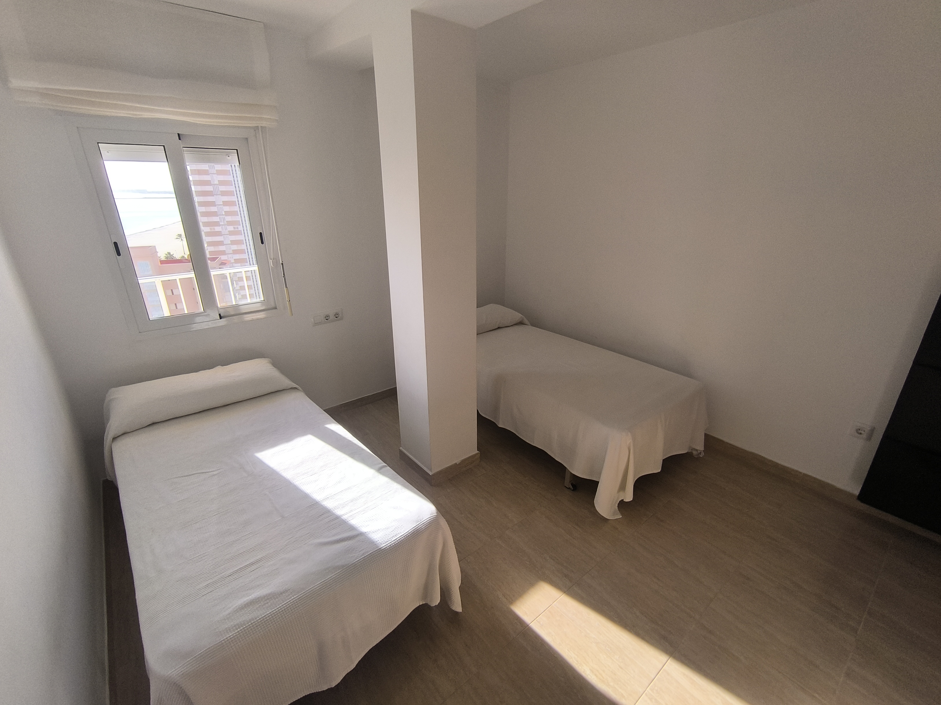 Ático con terraza y vistas al Mar - Habitación 2